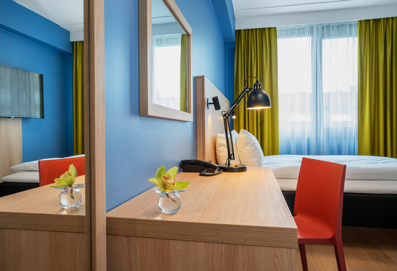 Guest room at Thon Hotel Astoria